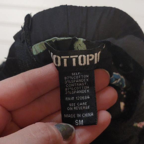 Skull, Roses & Mermaids Dress - Picture 5 of 5